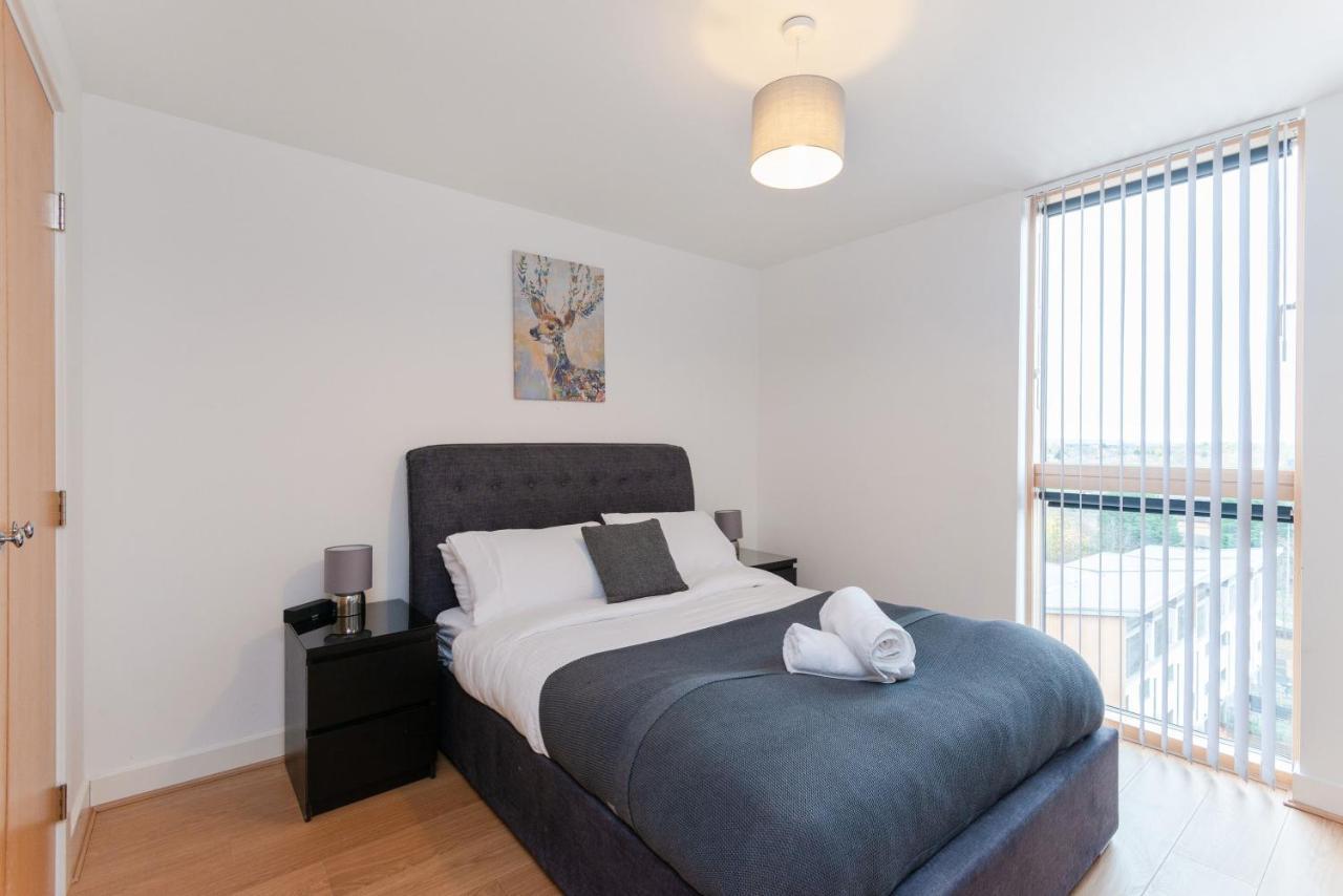 The Vizion Serviced Apartments From Pincott Properties - Free Parking, Private Balcony, And Wifi Милтон-Кейнс Экстерьер фото